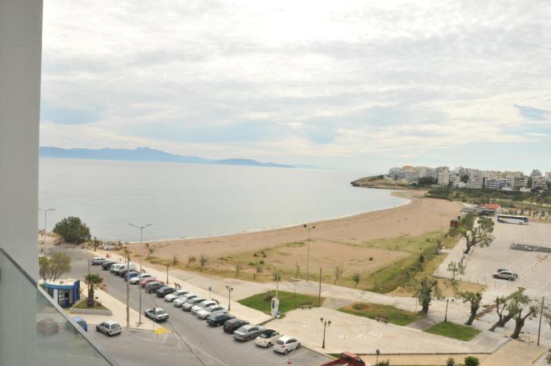 Superior Triple Room with Side Sea View (3 Adults) image 4