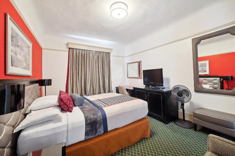 Union Square Plaza Hotel - image 14