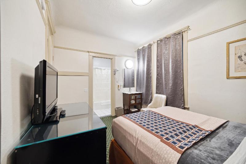 Union Square Plaza Hotel - image 4