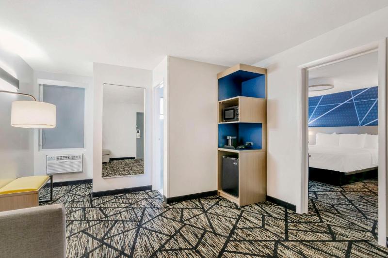 King Suite with Sofa Bed - Non Smoking image 3