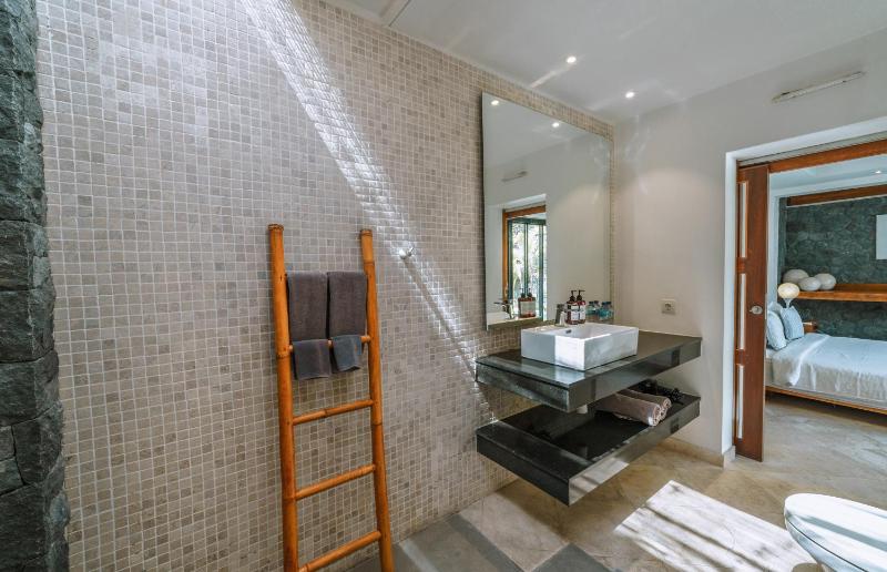 Villa Kalila: Elegant 2 BR Villa in Perfect Location ! - image 33