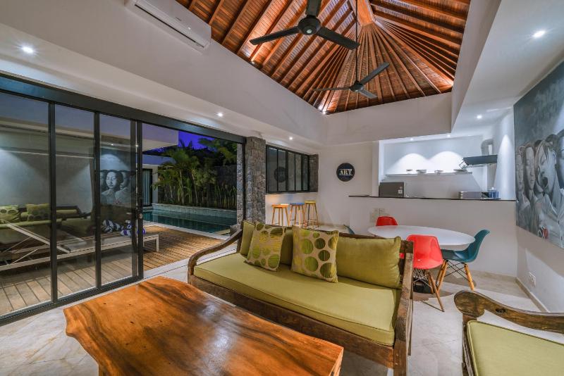 Villa Kalila: Elegant 2 BR Villa in Perfect Location ! - image 24