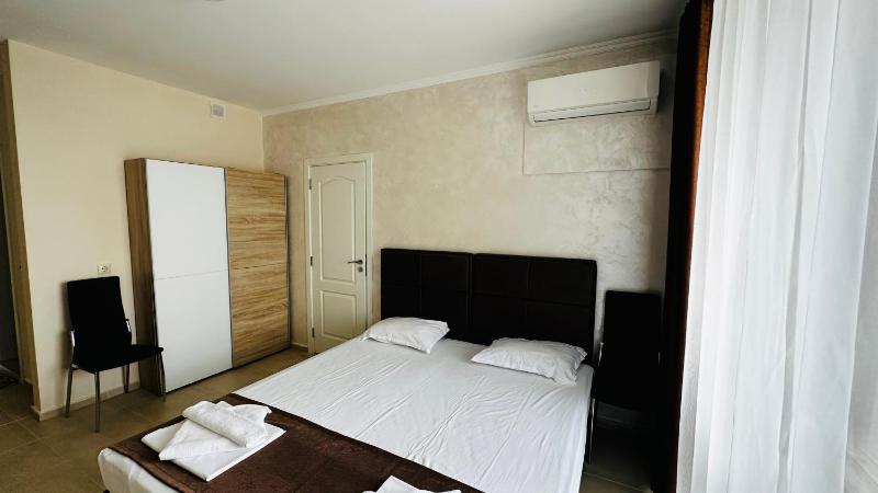 Family Room with Sea View image 3