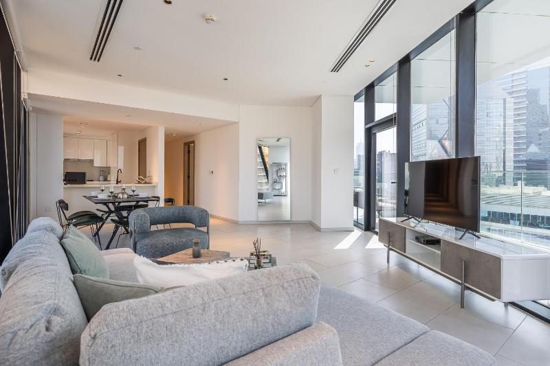 3BDR Apartment with Maid Room and Burj Khalifa View - image 7