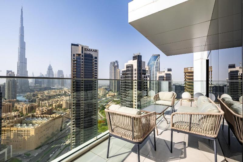 3BDR Apartment with Maid Room and Burj Khalifa View - image 12