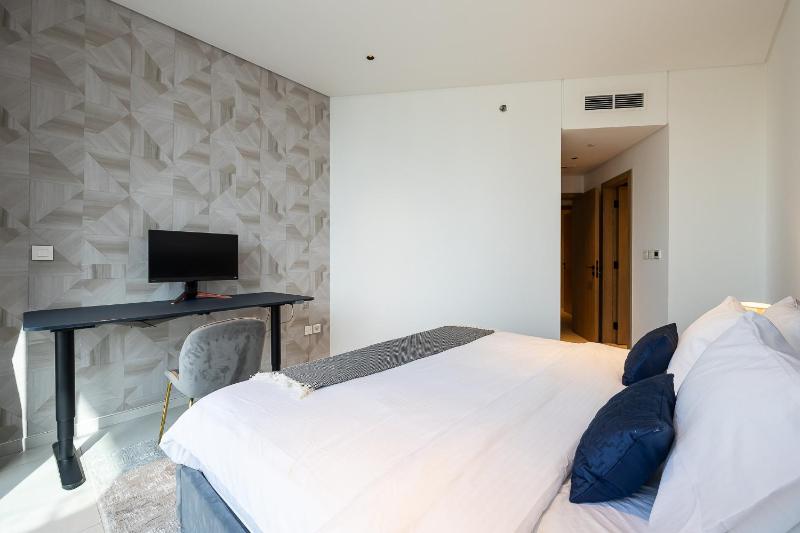 3BDR Apartment with Maid Room and Burj Khalifa View - image 15