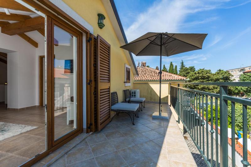 One-Bedroom Apartment with Balcony image 3