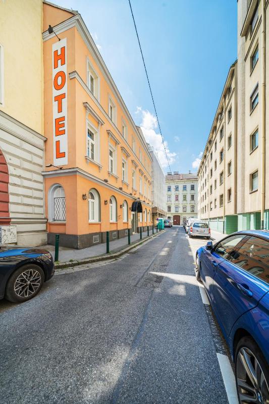 Self-Check-In Hotel Adlon - image 2