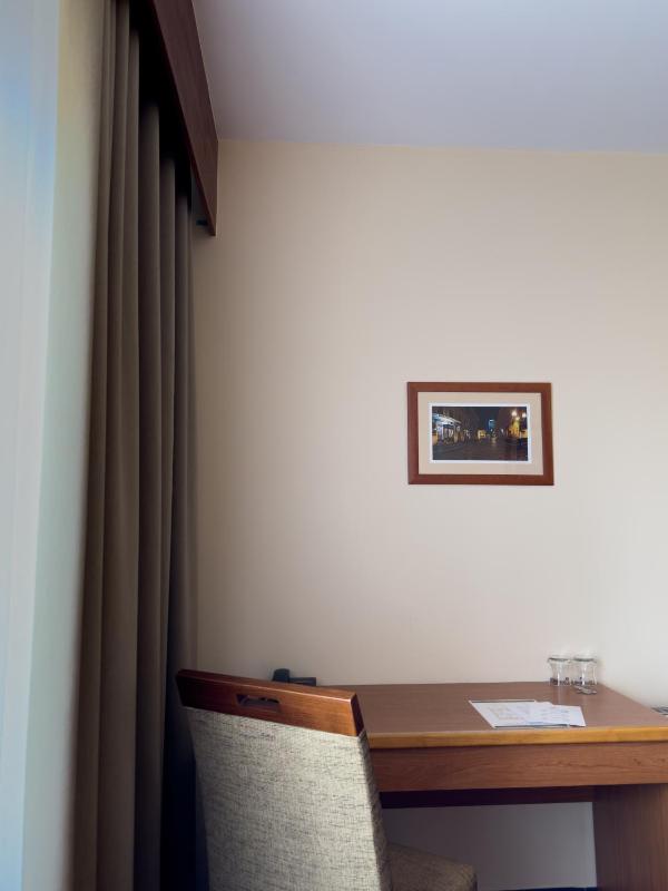 Double or Twin Room image 3