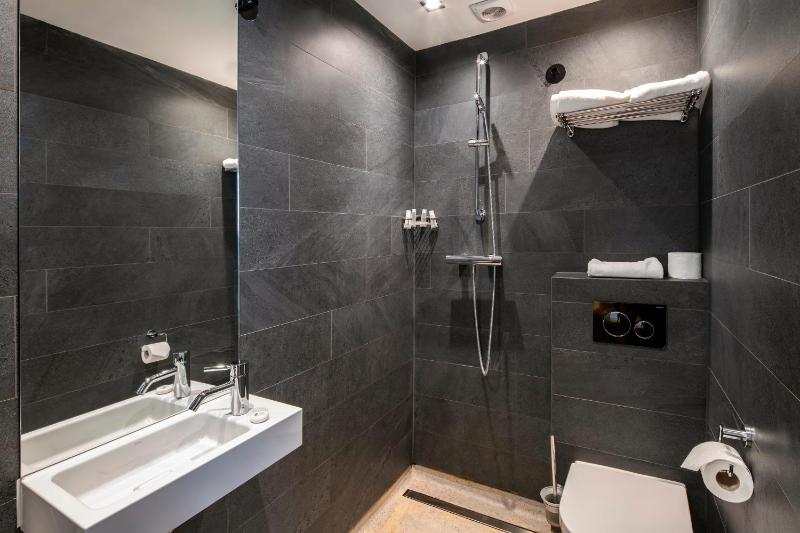 Triple Room image 2
