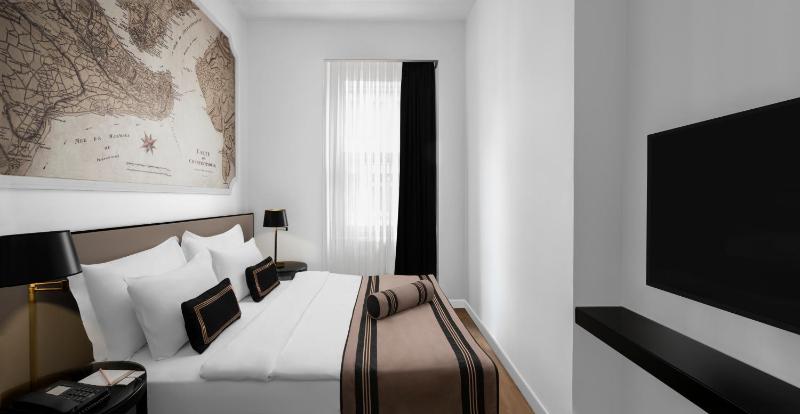 Superior Double Room image 4