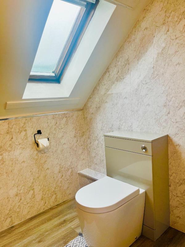 Double Room with Lake View image 4