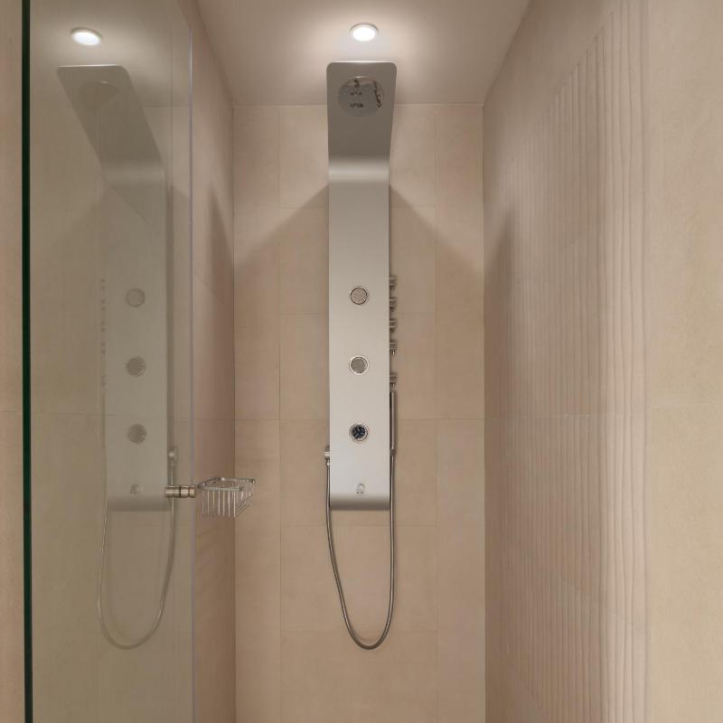 Suite with Jacuzzi image 4