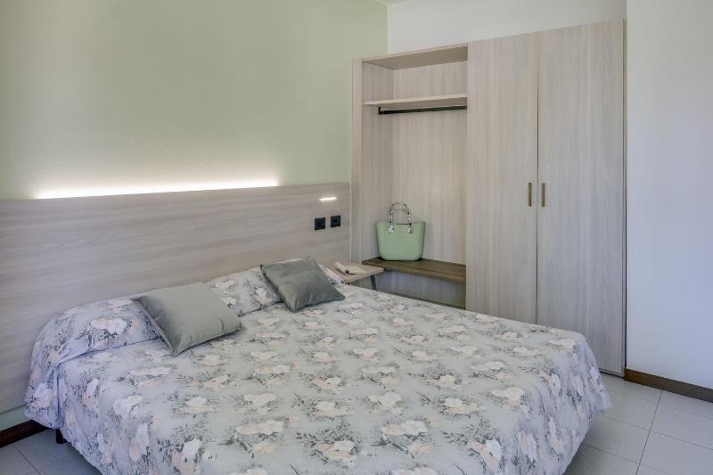 One-Bedroom Apartment image 3