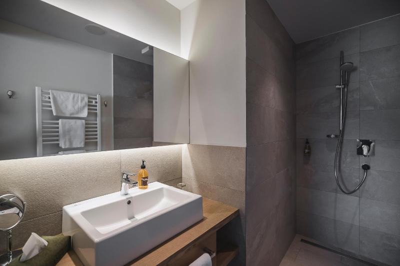 Suite with Terrace and Balcony image 4