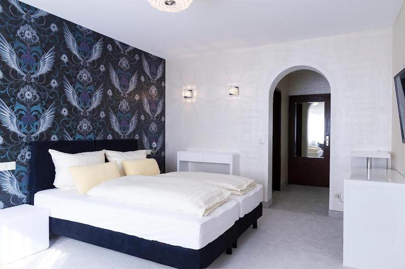 Double Room with Private Bathroom image 4