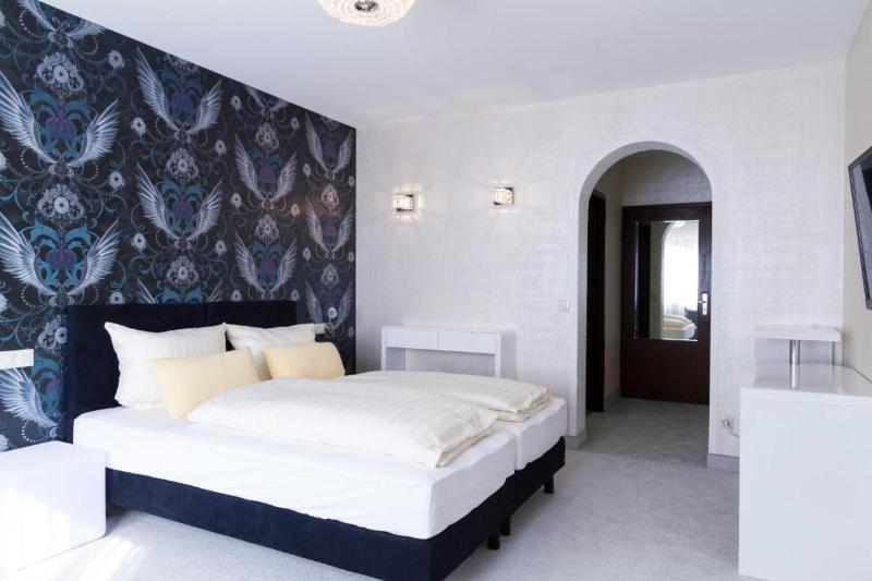 Hotel Hellers Twenty Four I -24h-Check-In- - image 5