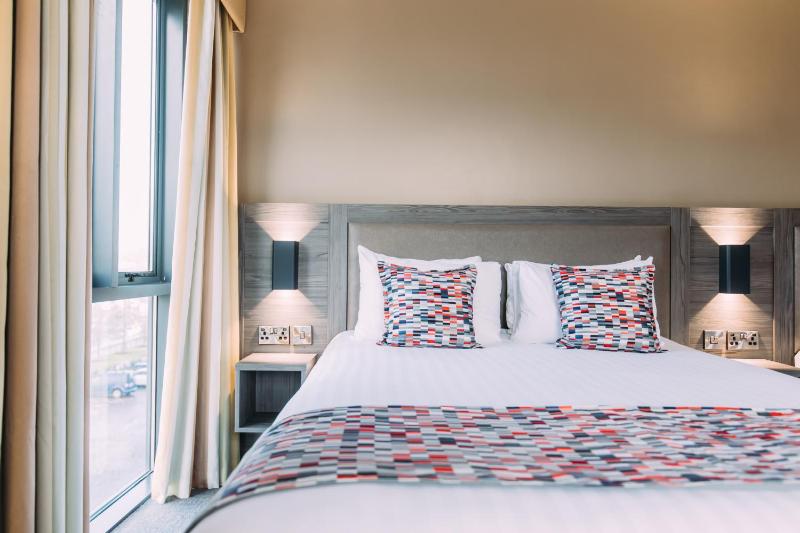 Standard Double/Twin Room image 2