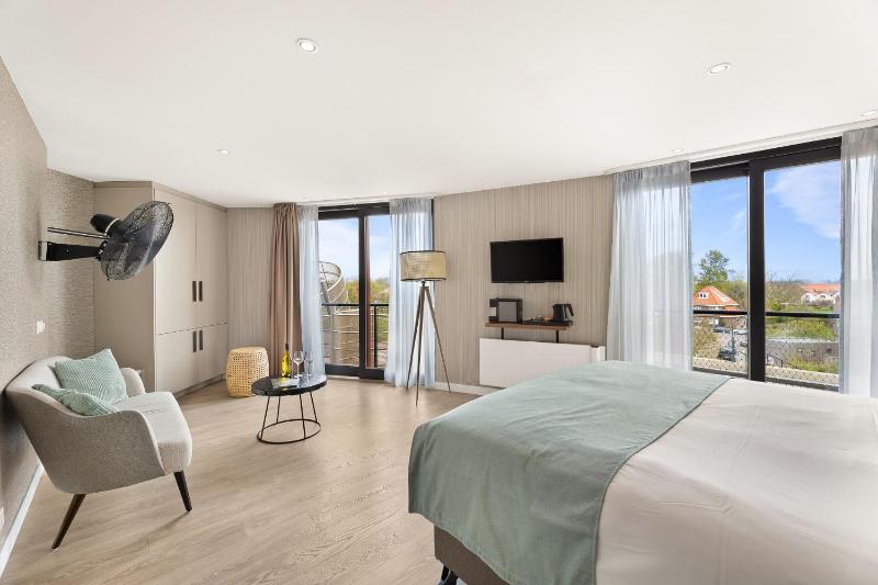 Junior Suite image 1