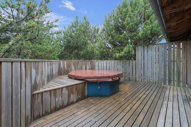 Two-Bedroom House image 4