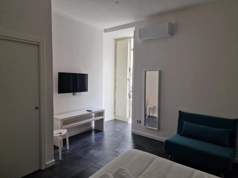 Standard Triple Room image 2