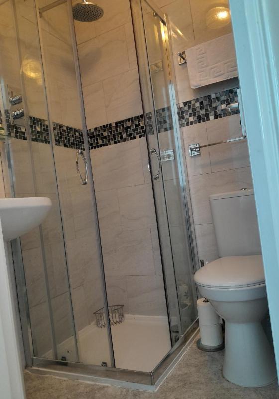 Small Double Room image 2