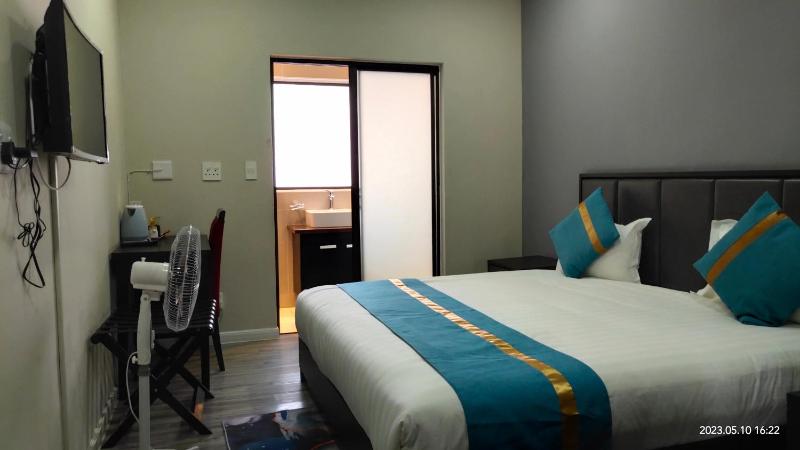 Palm View Midrand Guest House - image 8
