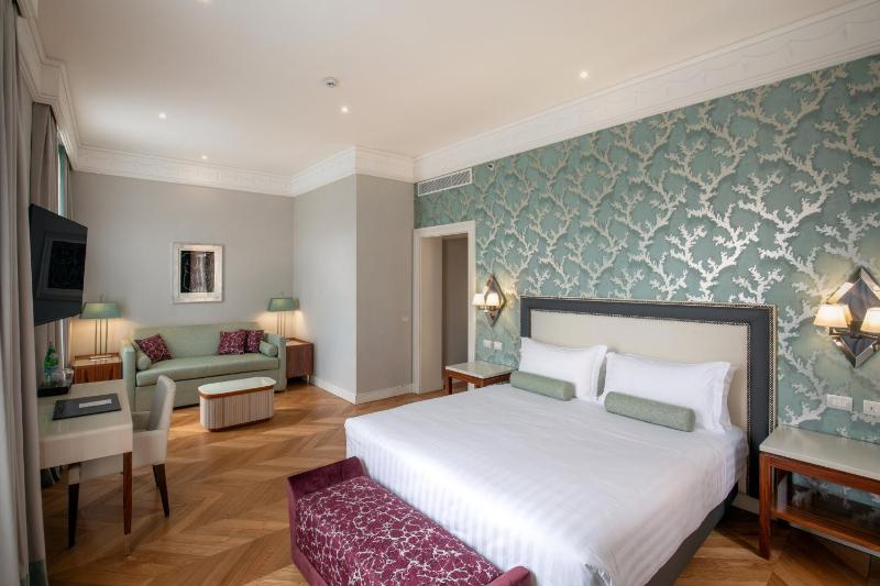 One-Bedroom Suite image 1