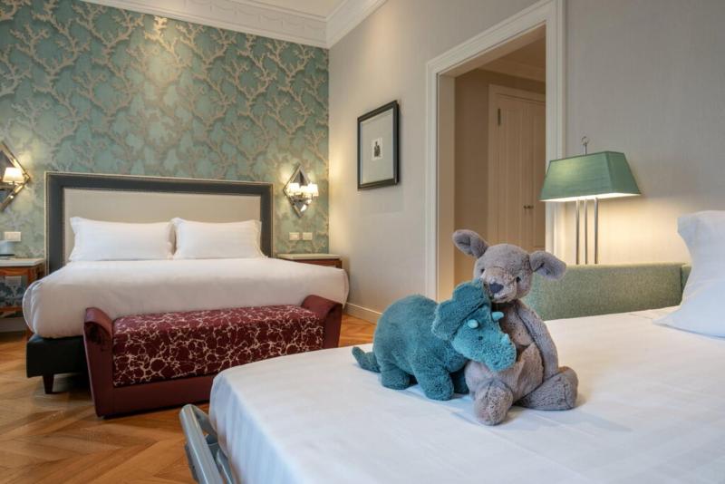 Deluxe Double or Twin Room image 1