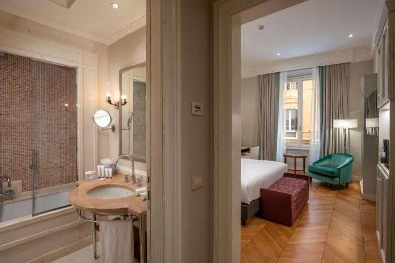 Superior Double Room image 4