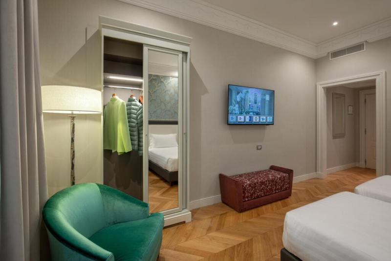 Superior Double Room image 1