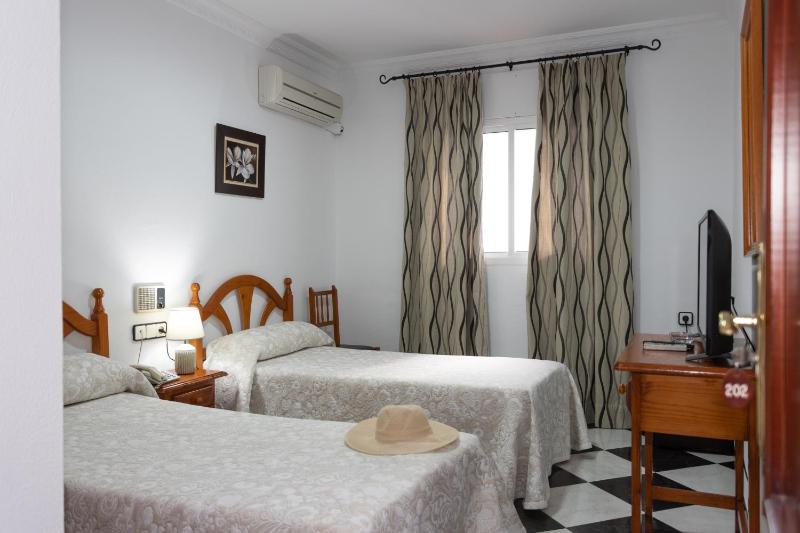 Double or Twin Room for Single Use image 1