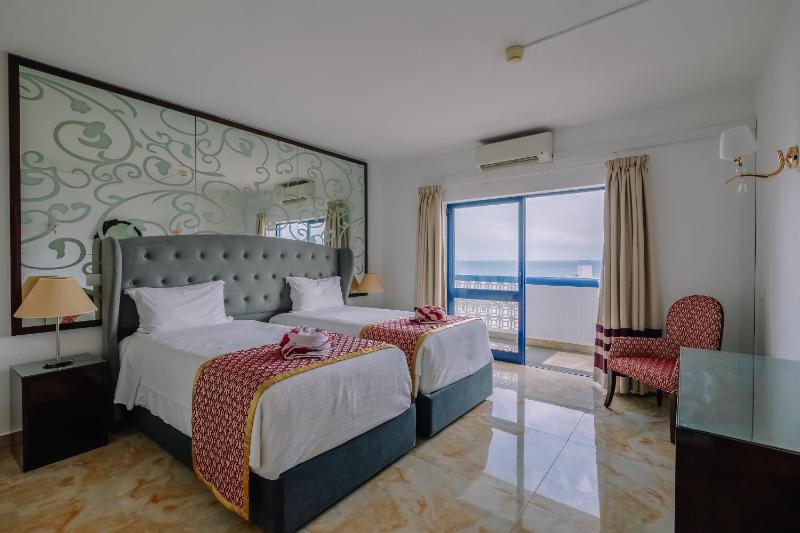  Deluxe One-Bedroom Apartment (2 Adults + 2 Children) image 1