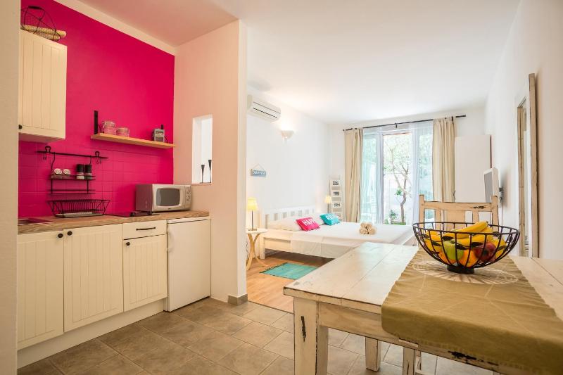 Studio Apartment with Garden View image 3