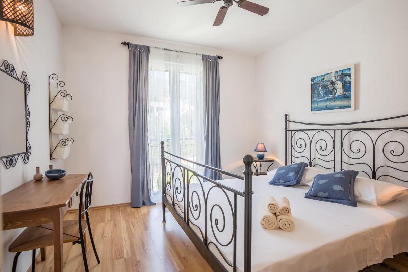 Zlatni Bol Apartments - image 21