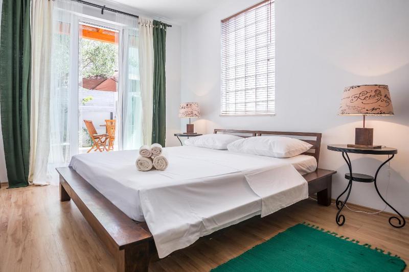 Studio Apartment with Garden View image 2