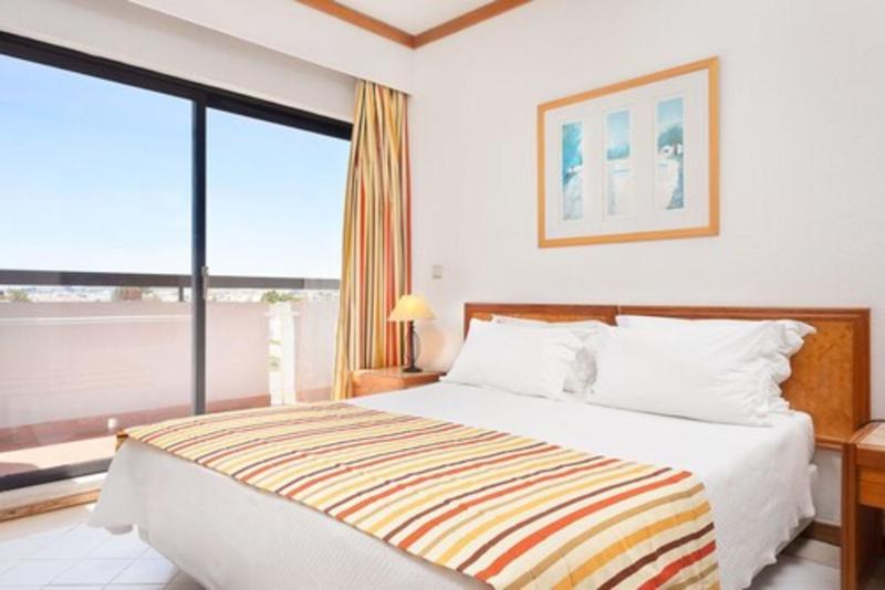 Superior One Bedroom Apartment – 2 Adults image 4