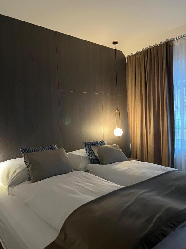 Deluxe Double Room image 2