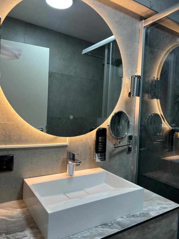 Deluxe Single Room with Balcony image 1