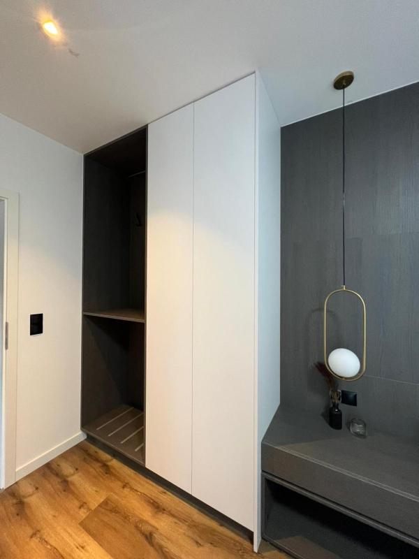 Deluxe Single Room with Balcony image 4