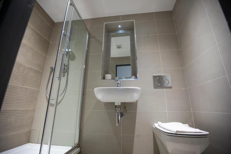 Deluxe Twin Studio image 4