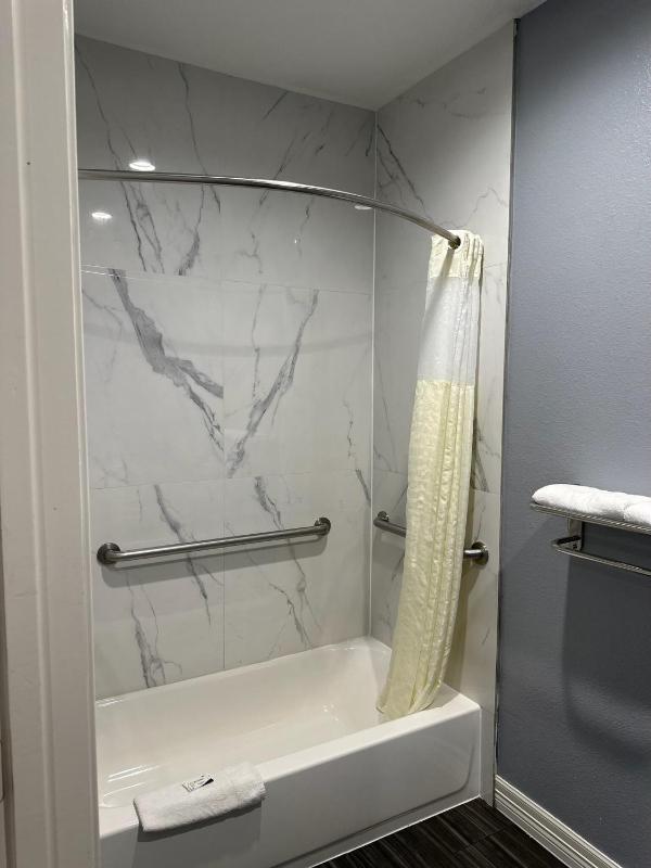 Single Room image 1
