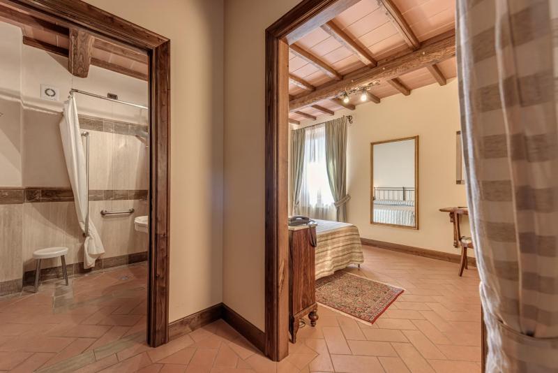 Double Room image 2