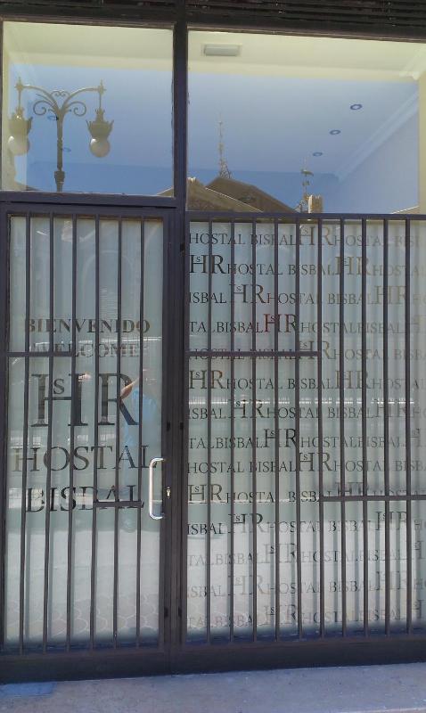 Hostal Bisbal ONLY ADULTS NO AC - image 3
