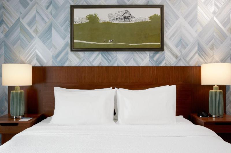 King Room image 3