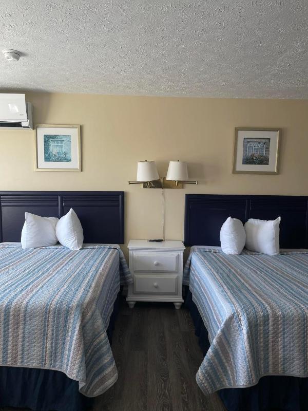 Deluxe Room with Balcony and Full Kitchen image 1