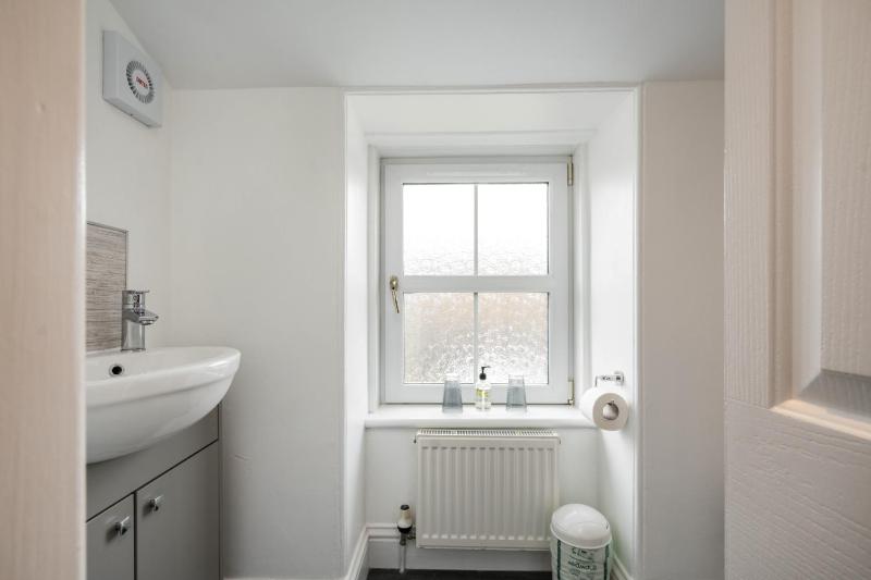 Budget Double Room image 3