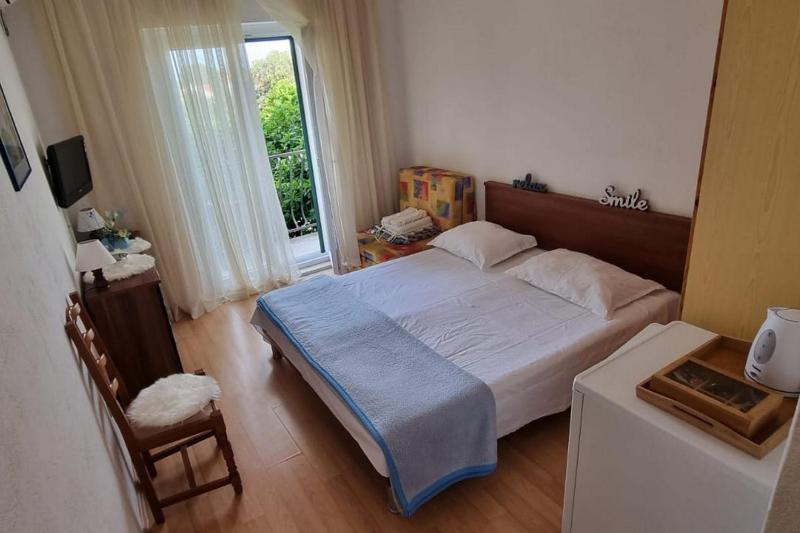 Triple Room with Balcony image 1