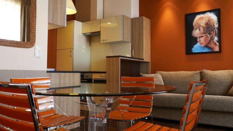 One bedroom Apartment with balcony Sea view image 2