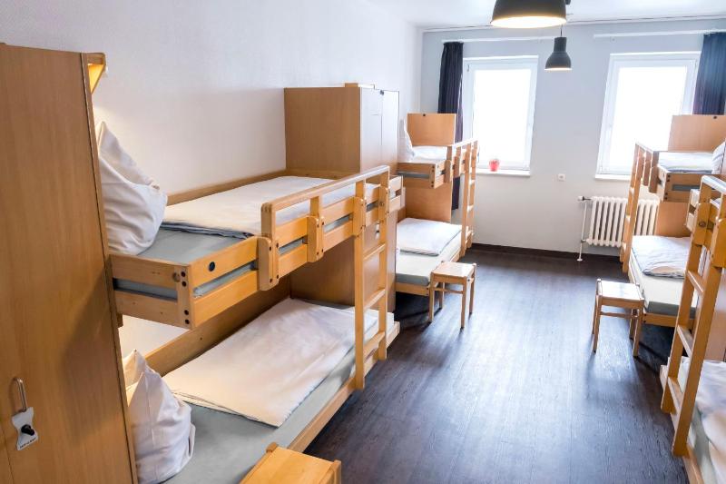 Bed in 8-Bed Mixed Dormitory Room (only guests 18+) image 3